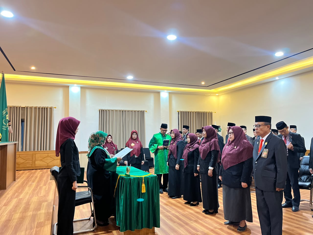 Ketua PTA Gorontalo Lantik Lima Panitera Pengganti, Siap Emban Amanah Baru 