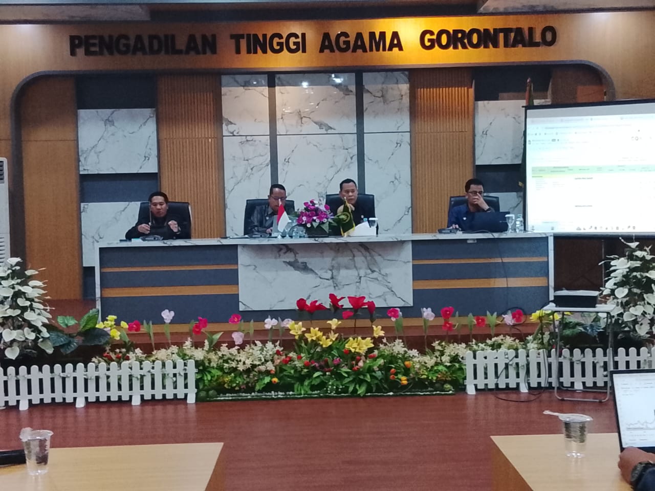 SEKRETARIS PTA GORONTALO PIMPIN RAPAT MONITORING DAN EVALUASI (MONEV) KESEKRETARIATAN