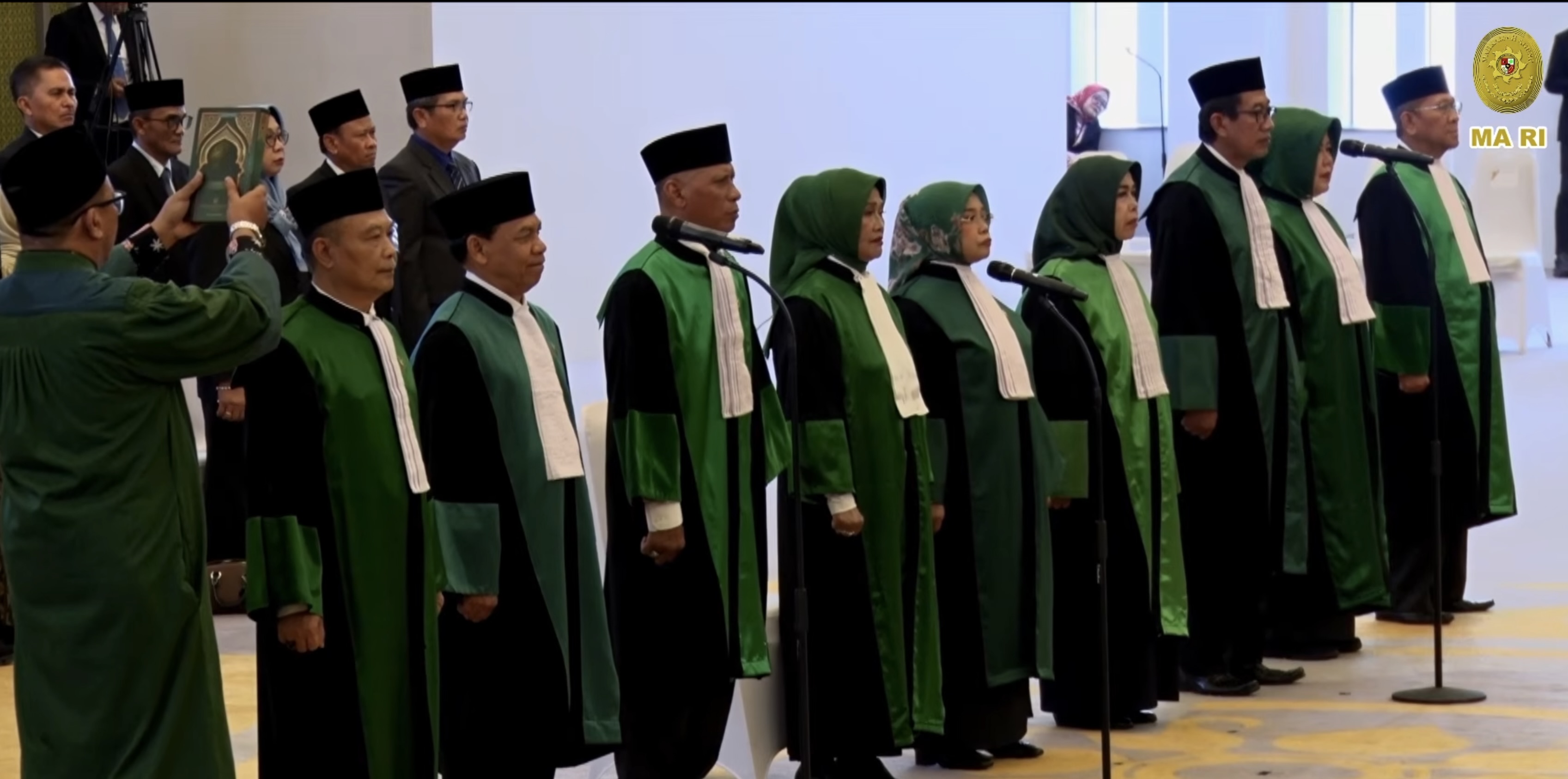 Ketua Mahkamah Agung Lantik Dr. Dra. Nur Djannah Syaf, S.H., M.H. sebagai Ketua PTA Gorontalo 