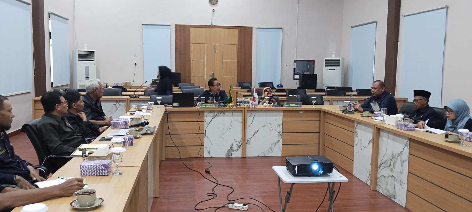 Briefing Bersama Hakim Tinggi Pengawas Daerah Perkuat Komitmen Pengawasan yang Humanis