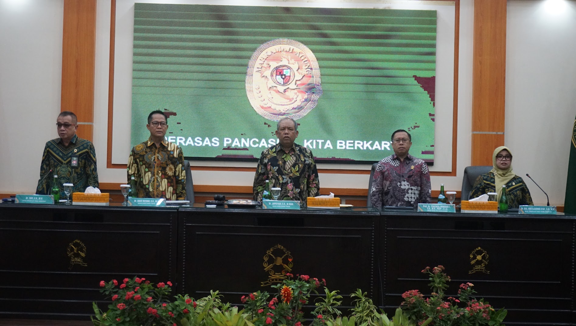 Jajaran Pimpinan PTA Gorontalo Hadiri Pembinaan Langsung Hakim Agung Pengawas Daerah